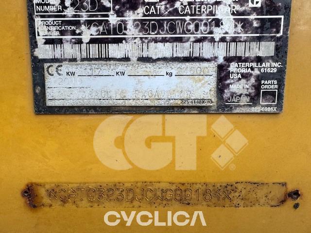 Bageri gusjeničari  323D CWG00184 - 13