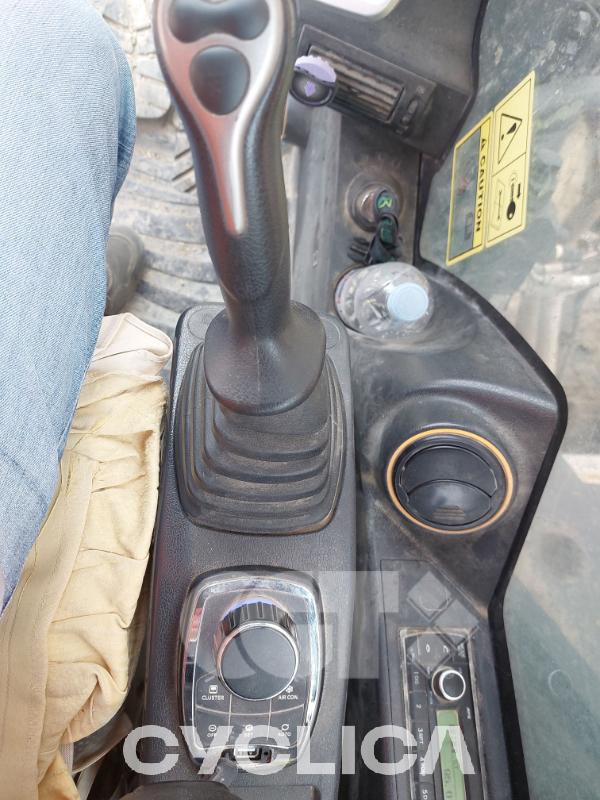 Bageri gusjeničari  HX380 1AL0000### - 16