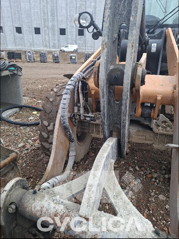 Utovarivači  321F FNH321FHNNHP04### - 6