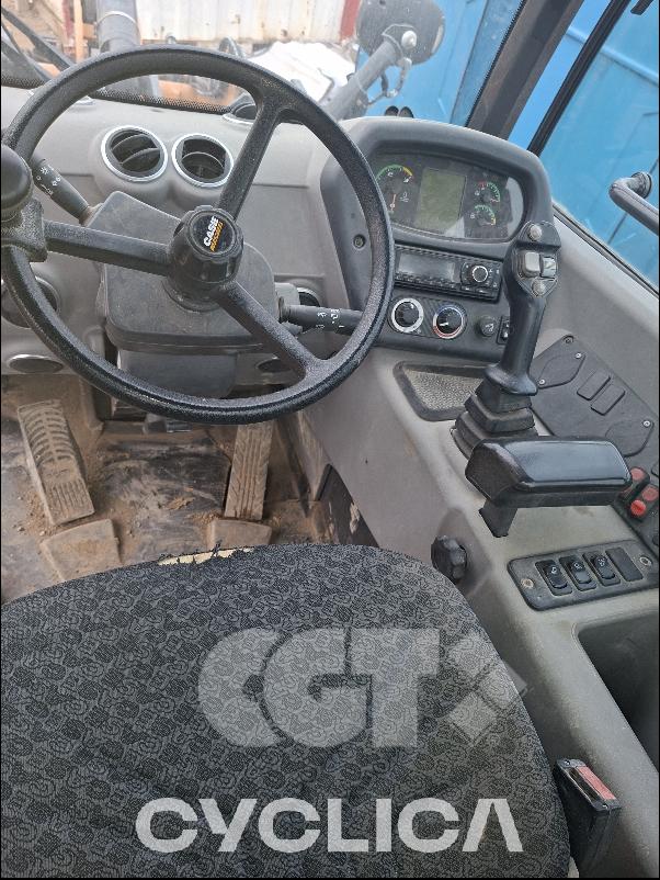 Utovarivači  321F FNH321FHNNHP04### - 9