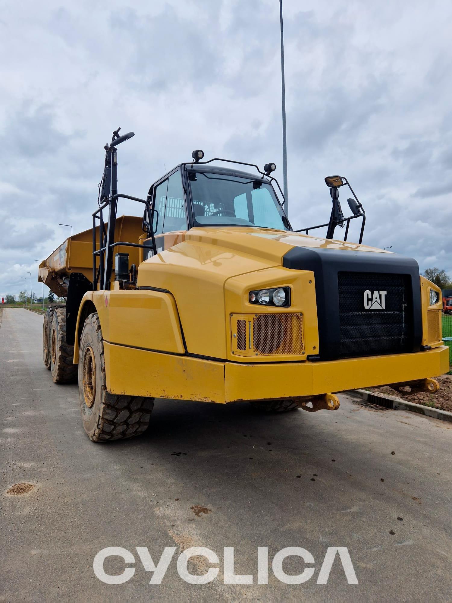 Dumpers e Camiões Articulados  735 TFJ00274 - 2