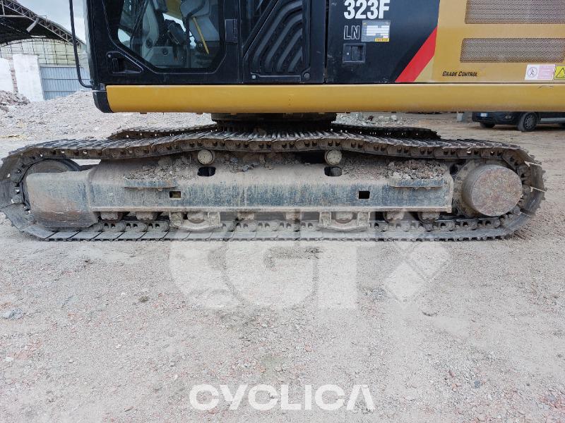 Escavadora de rastos  323F MFY20### - 5