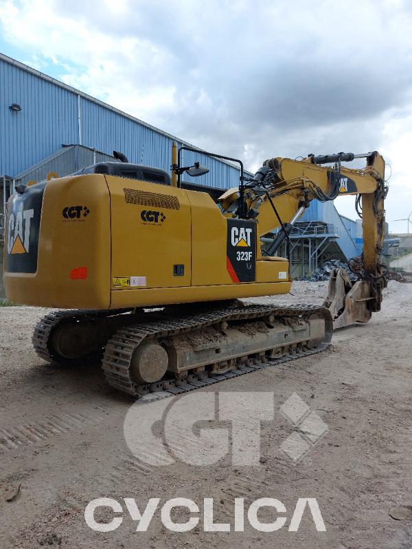 Escavadora de rastos  323F MFY20### - 1