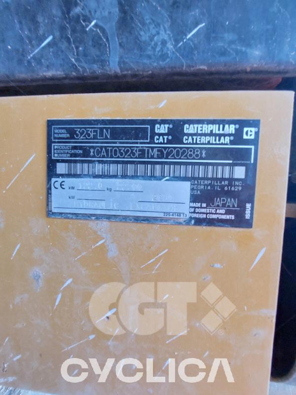 Escavadora de rastos  323F MFY20### - 12