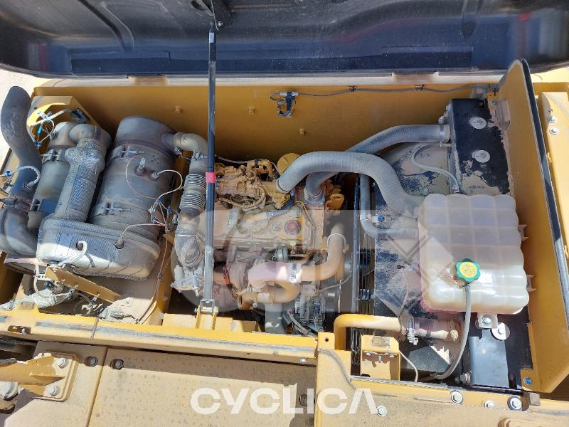 Bageri gusjeničari  323F MFY20289 - 6