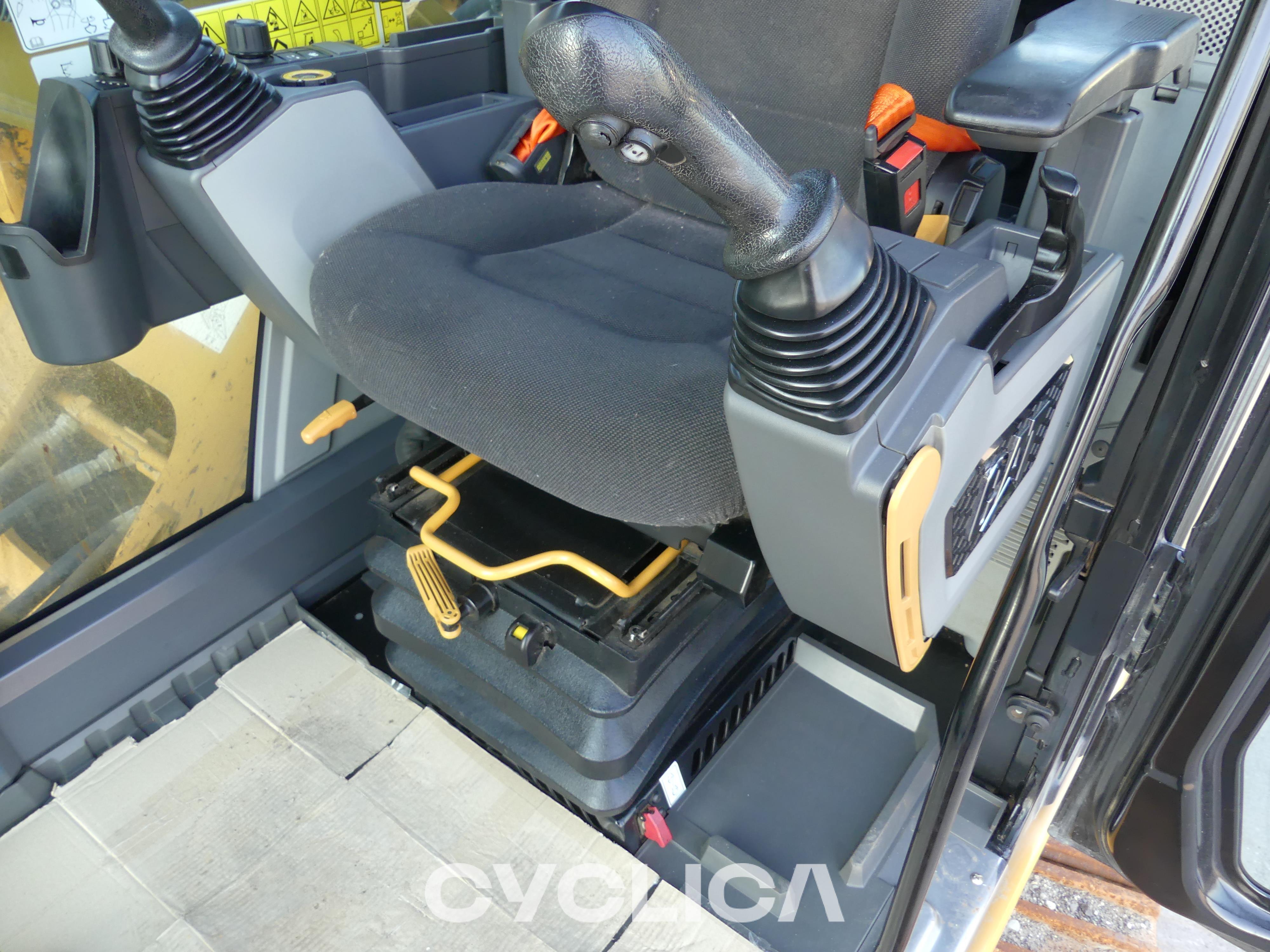 Crawler excavators  330-07 KEL21086 - 11