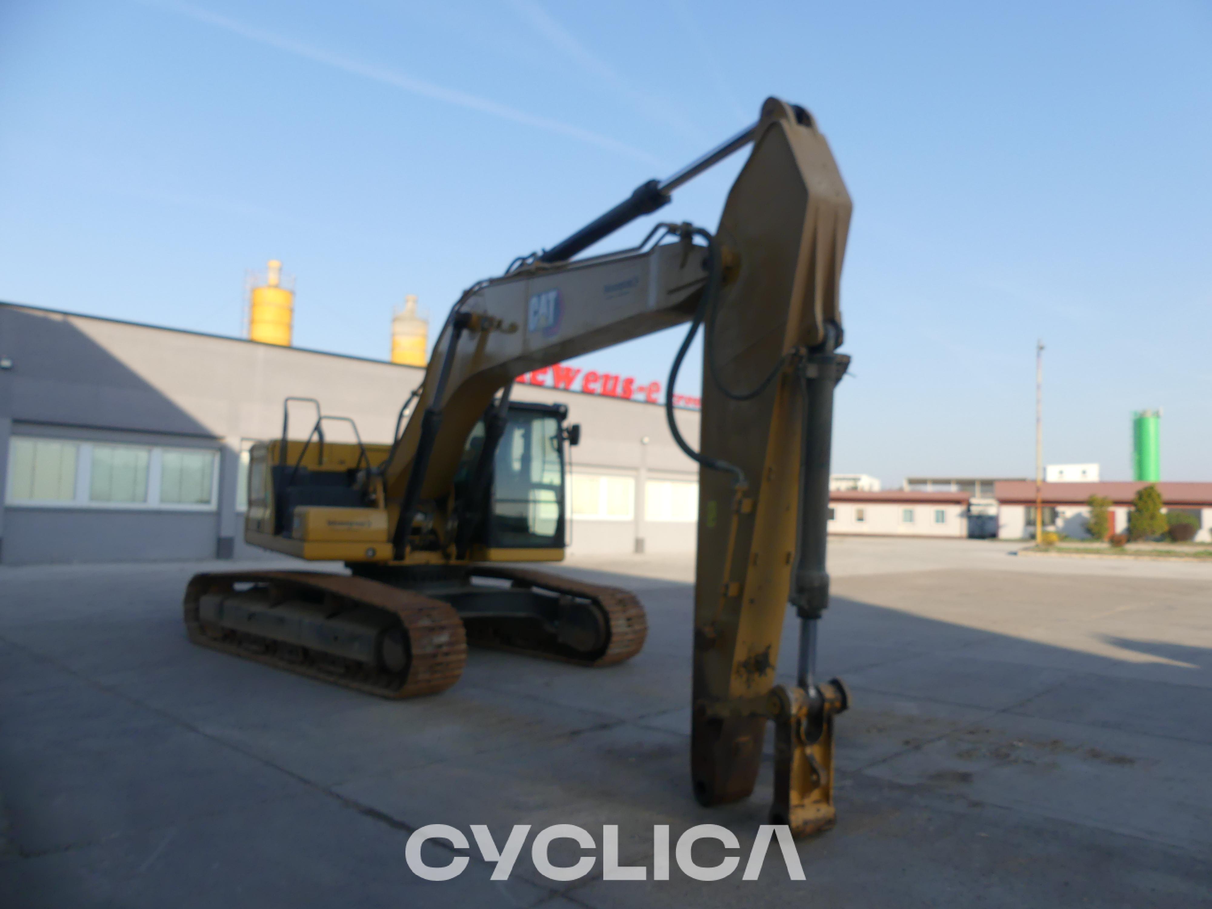 Crawler excavators  330-07 KEL21086 - 14