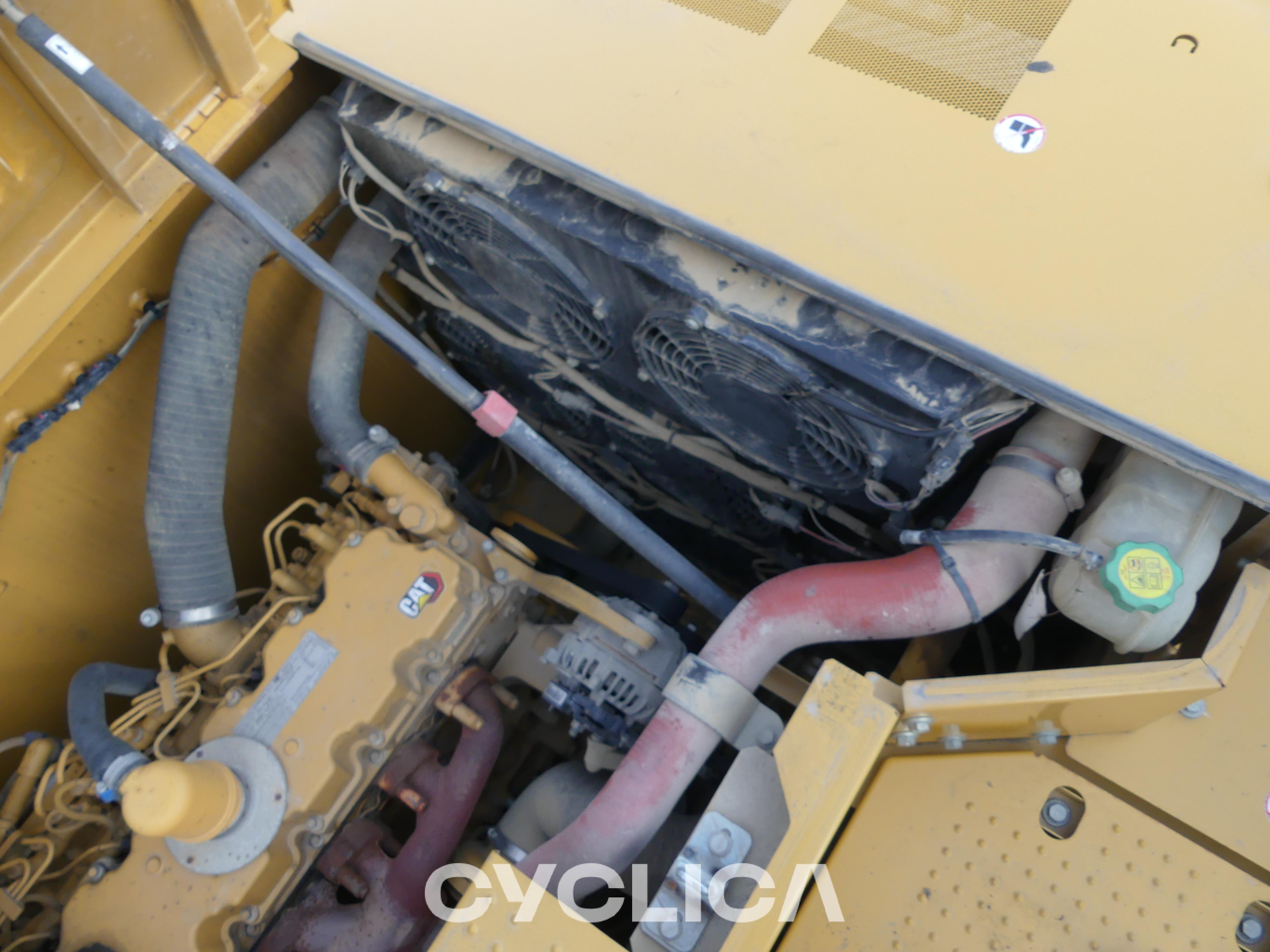 Crawler excavators  330-07 KEL21086 - 7