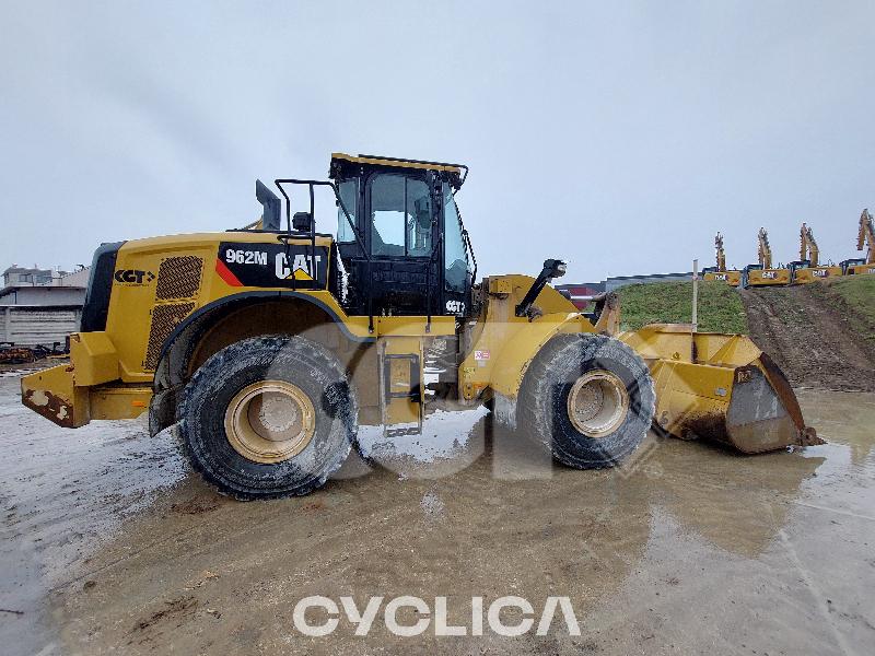 Ngarkues me rrota  962M JYD10276 - 3