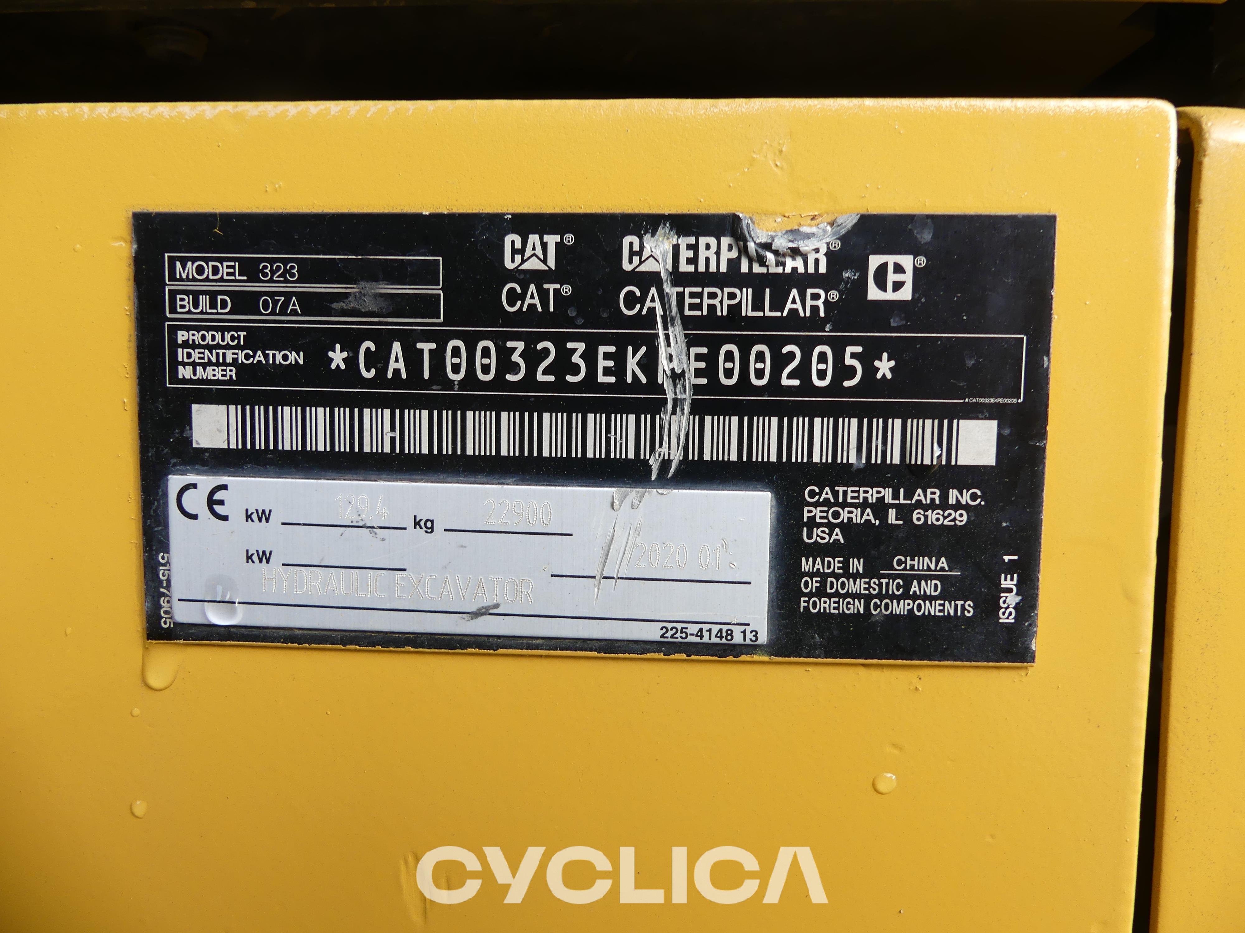 Bageri guseničari  323-07N KPE00205 - 2