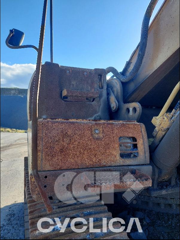 Escavatori cingolati  330C CGZ00### - 11