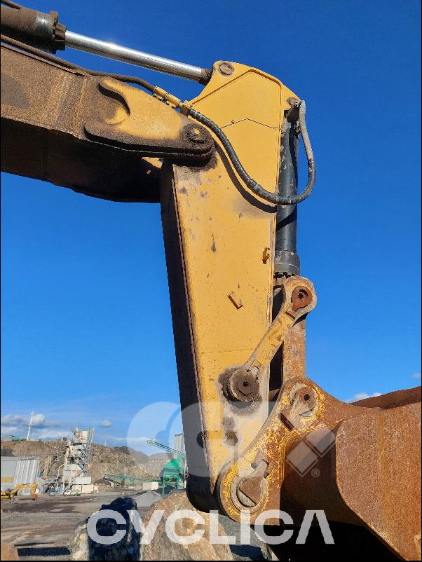 Escavatori cingolati  336D MYP00### - 10