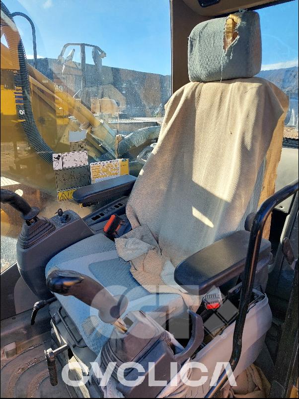 Escavatori cingolati  336D MYP00### - 11