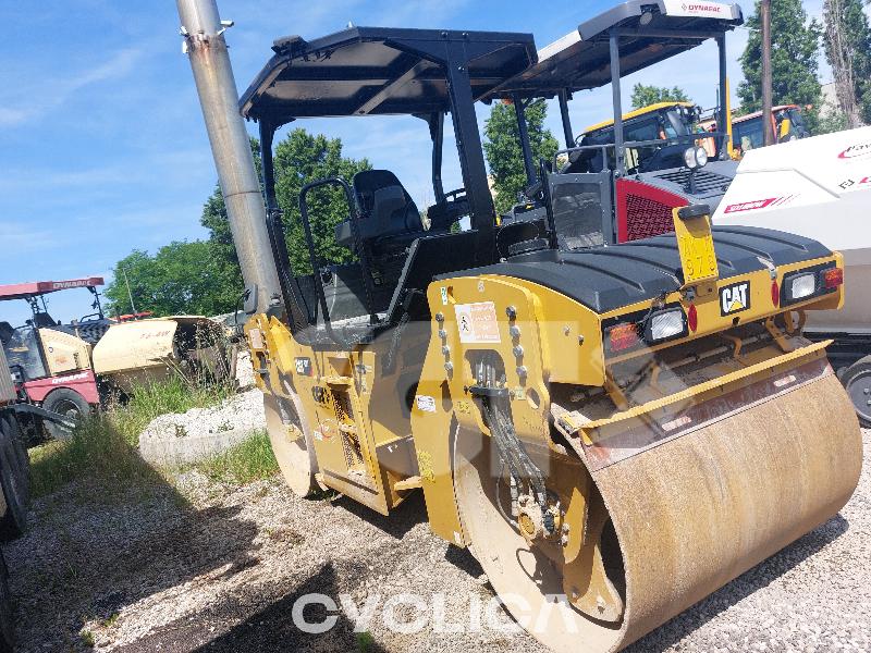 Oprema za asfaltiranje  CB7 NLJ00101 - 3