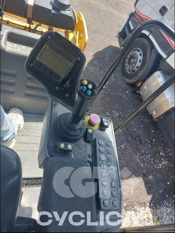 Oprema za asfaltiranje  CB7 NLJ00101 - 10