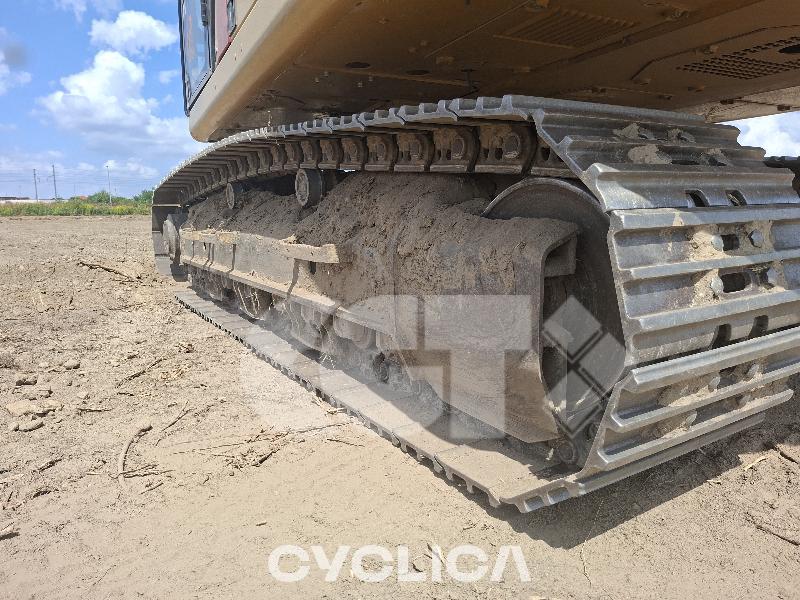 Escavadora de rastos  330 NG XNB10### - 10