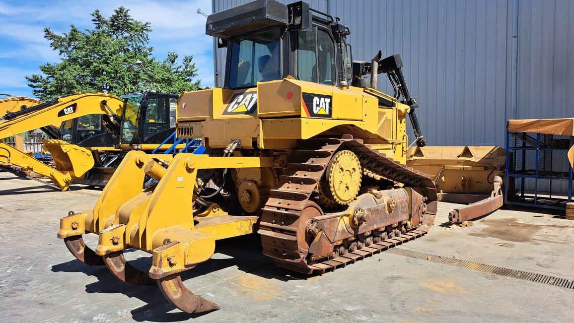 Bulldozers and crawler tractors  D6R SSS01300 - 2