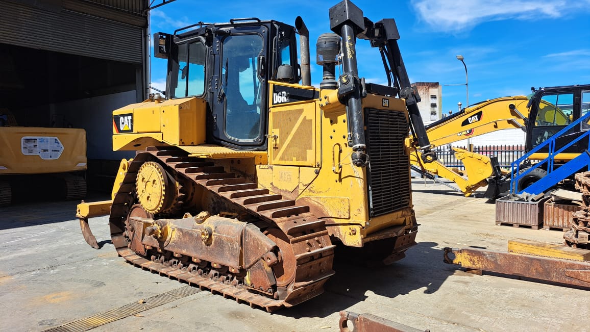 Bulldozers and crawler tractors  D6R SSS01300 - 4