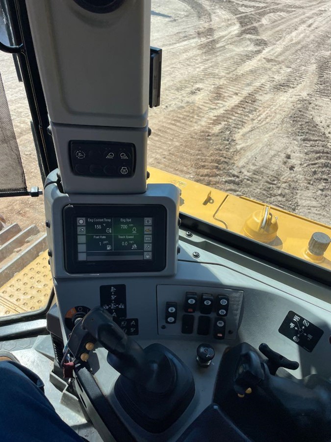 Bulldozers and crawler tractors  D8T AW400972 - 18