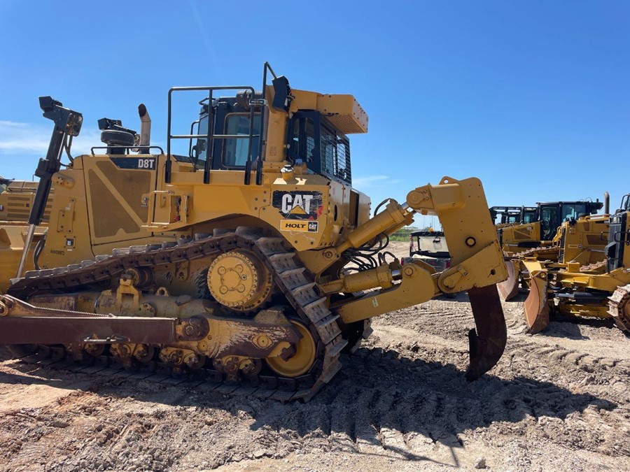 Bulldozers and crawler tractors  D8T AW400972 - 4