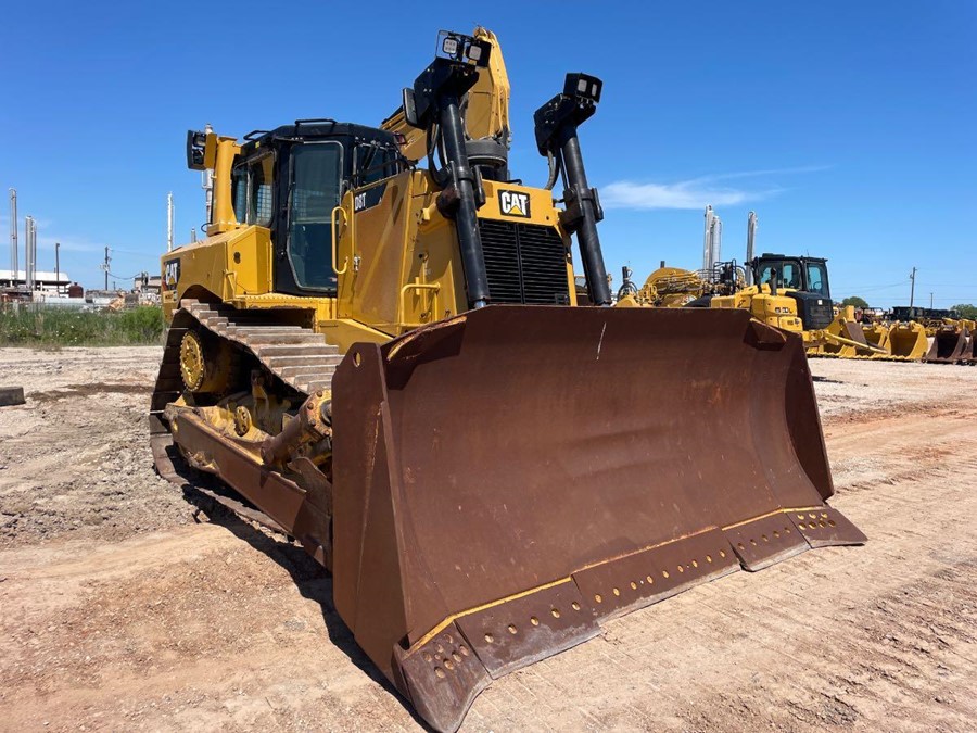 Bulldozers and crawler tractors  D8T AW400972 - 5