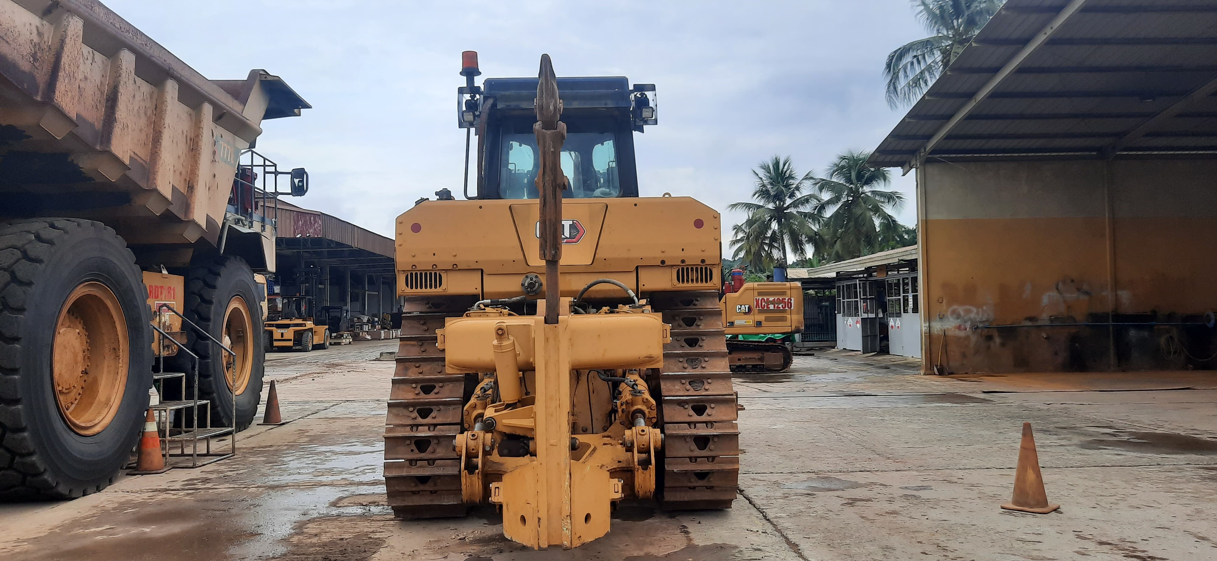Bulldozers and crawler tractors  D8T JJ501225 - 4