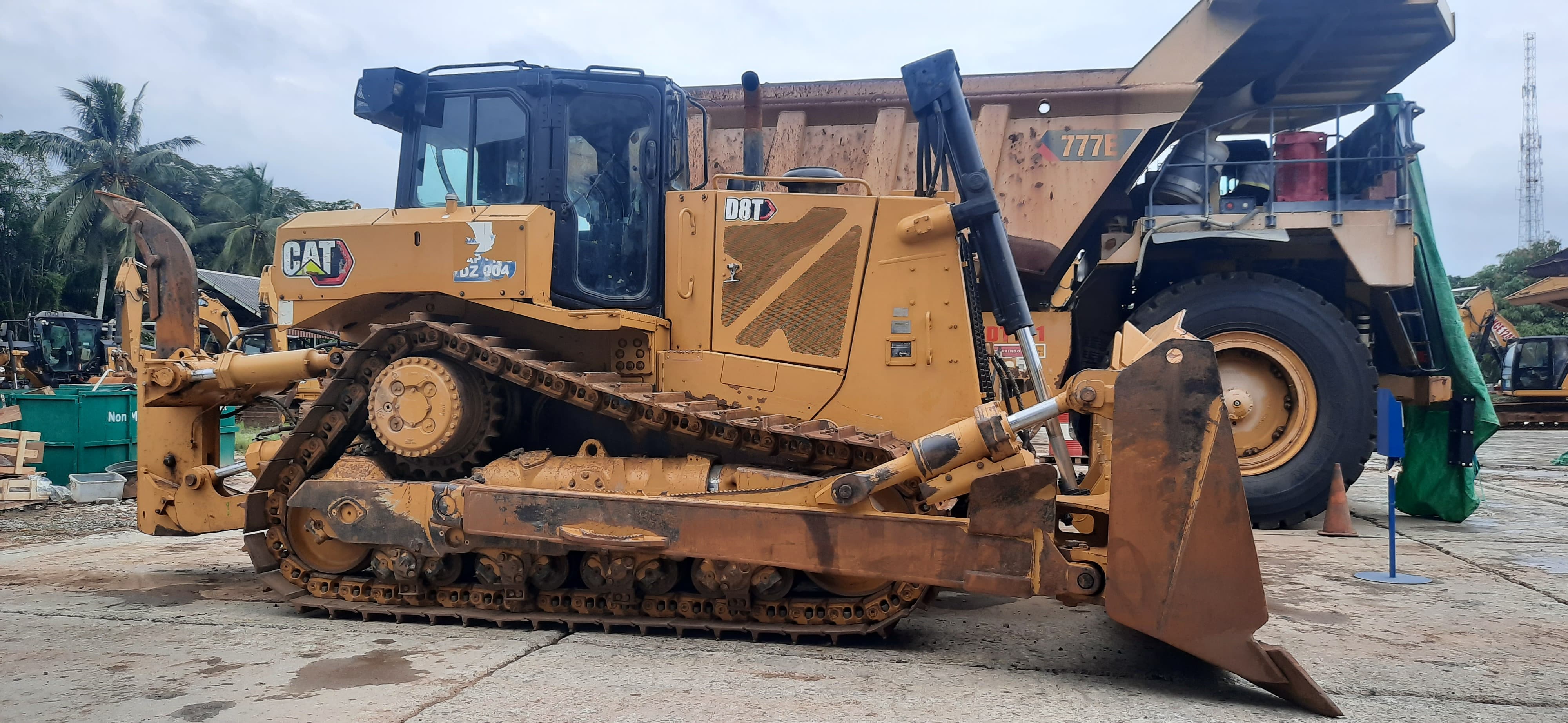 Bulldozers and crawler tractors  D8T JJ501225 - 3
