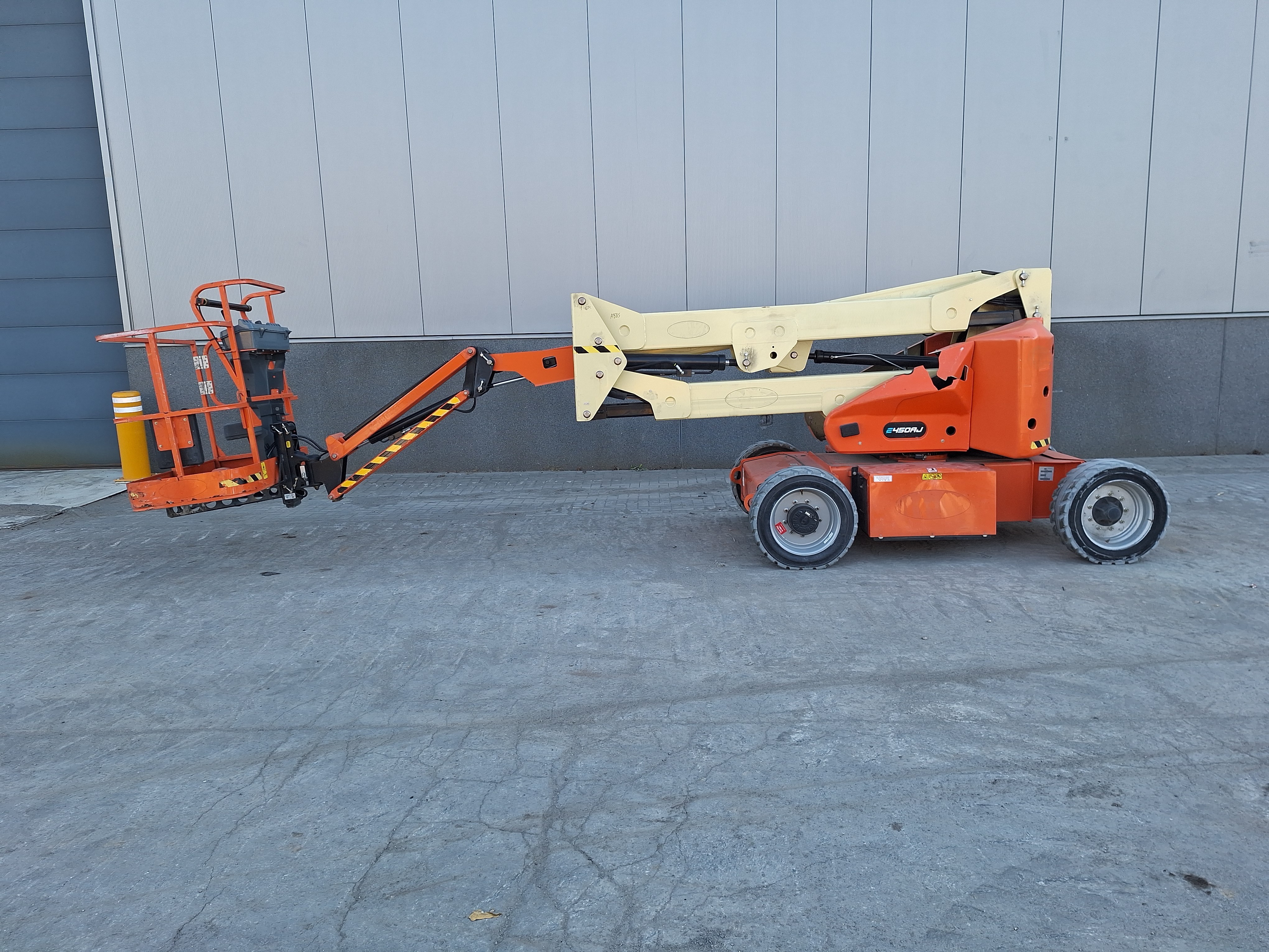 Elevadores de lança articulada  E450AJ 300257687 - 2