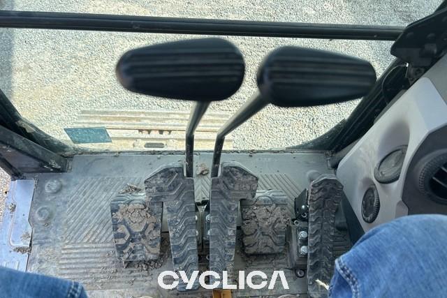 Pelles sur chenilles  325 TEL30247 - 7