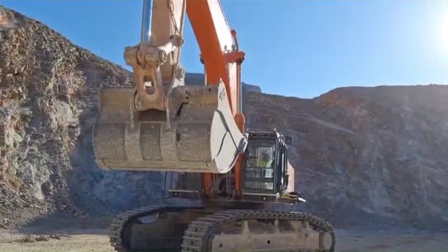 Bageri gusjeničari  ZX890LCH-6 60066 - 1