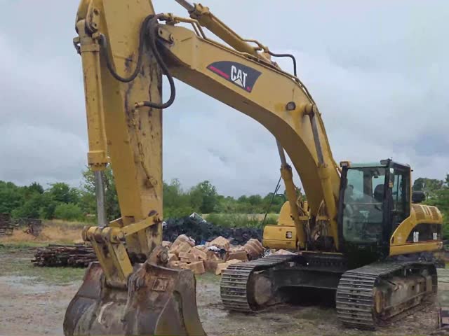 Pelles sur chenilles  330C CGZ00929 - 1