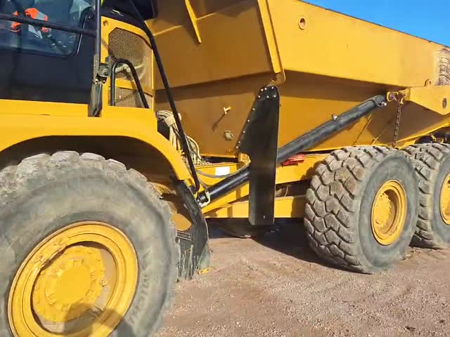 VID_360_equipo_20250923T083538921.mp4