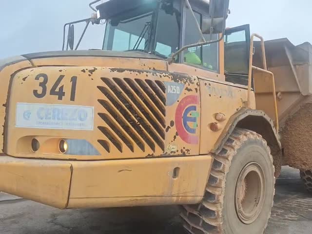 Dumpers e caminhões articulados  A25D V16262 - 1