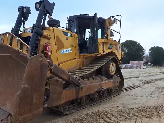 Bulldozers and crawler tractors  D8T FCT01014 - 1