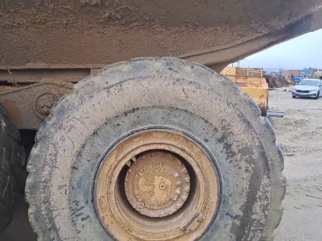 Dumpera dhe kamionë të artikuluar  740B T4R00594 - 1