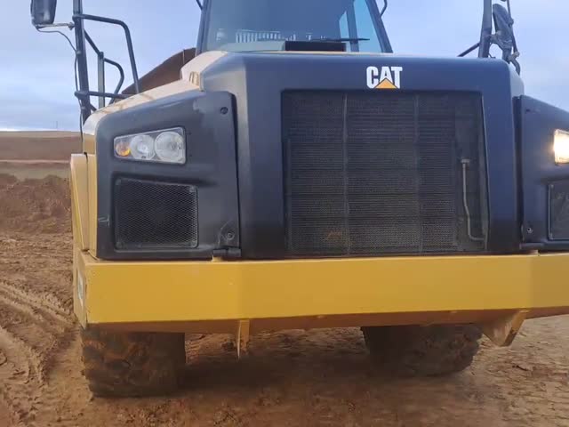 Dumpera dhe kamionë të artikuluar  740B T4R02263 - 1