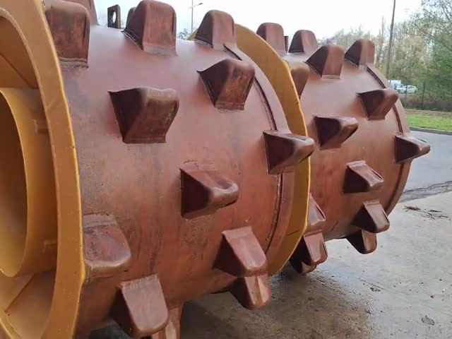 Compactors  826H AWF00647 - 4