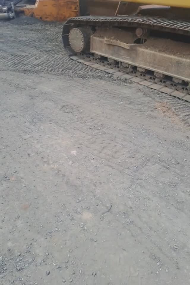 Pelles sur chenilles  pc240Nlc-11 JKK70373 - 2