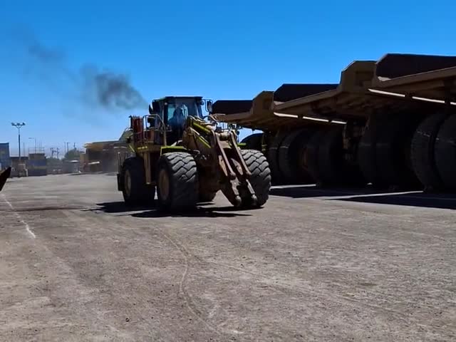 VID_equipo_trabajando_20251104T182426004.mp4