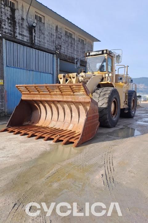 Натоварувачи на тркала  988F 2ZR01457