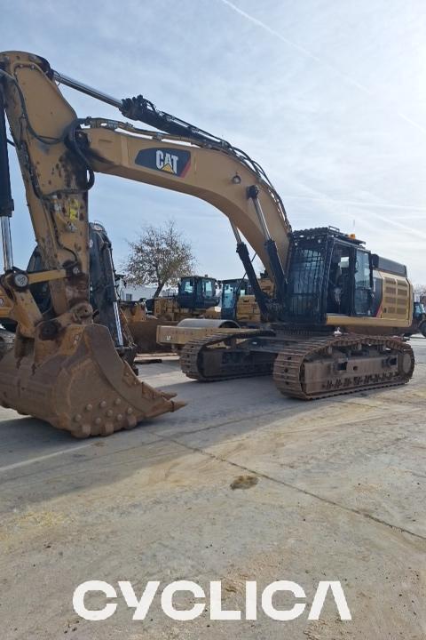 Eskavatorë me Zinxhirë  352FLME NDC80112