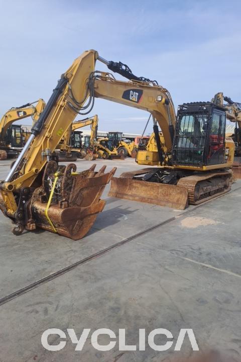 Bageri guseničari  313F GC GJD10057