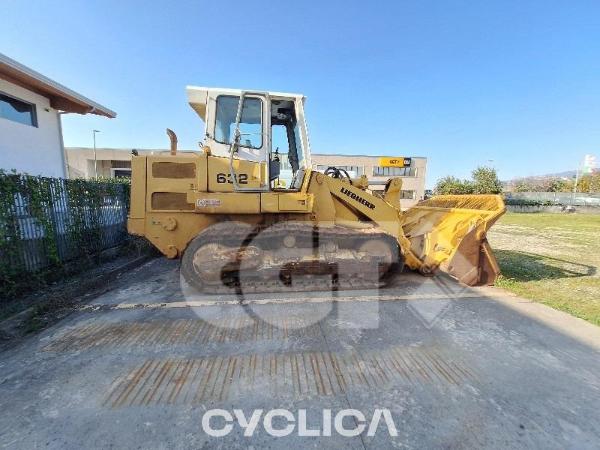 Gusjeničari  LR632 393/2214