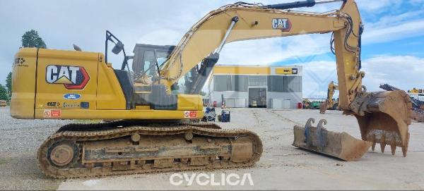 Bageri guseničari  330 GC SCZ20053