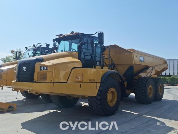 Dumpers and articulated trucks  745 3T602673