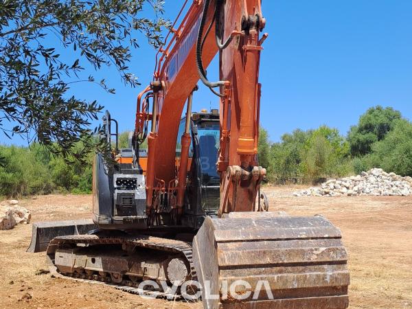 Escavatori cingolati  zx135 P00095473