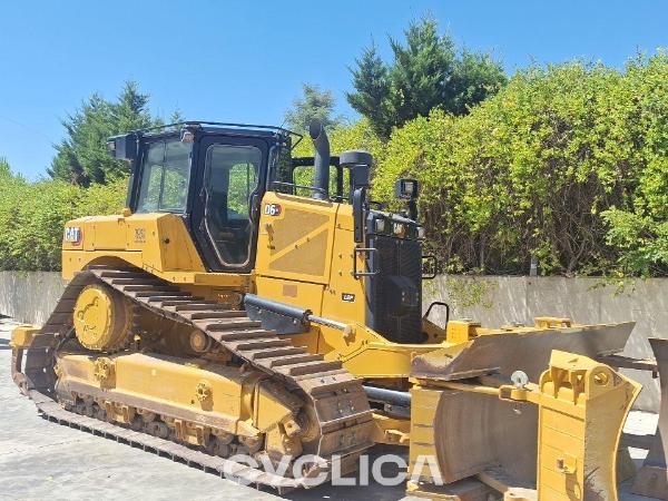 Buldozere dhe Traktorë me zinxhirë  D6T LRG00305