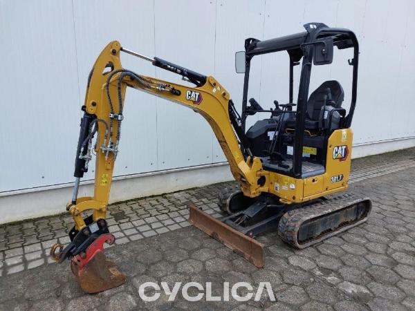 Bageri guseničari  301.7D JH704342