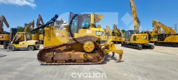 Buldozere dhe Traktorë me zinxhirë D6T 2B300267