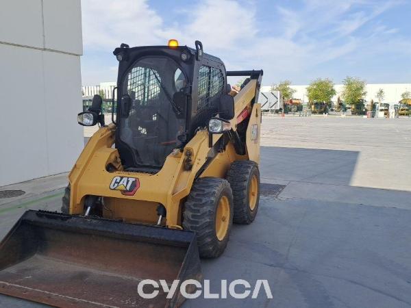 Повеќетеренски мини натоварувачи  262D3 W6E00643